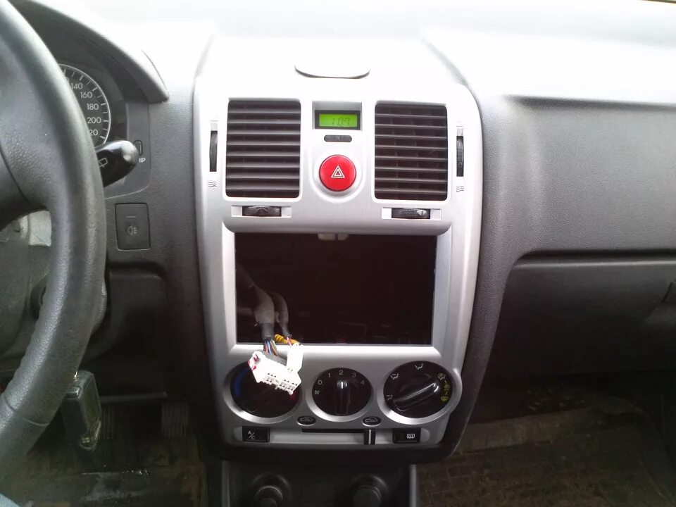Рамка гетц. Переходная рамка hyundai getz 2 din. hyundai getz 2din. магнитола 2 din хендай гетц. рамка 2 din hyundai getz.