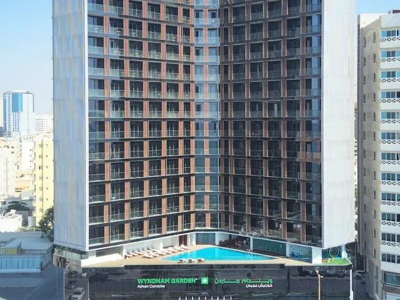 Аджман корниш отель. Wyndham garden ajman corniche эмират. Отель wyndham garden ajman corniche. Аджман корниш отель. Wyndham garden ajman 4 аджман.