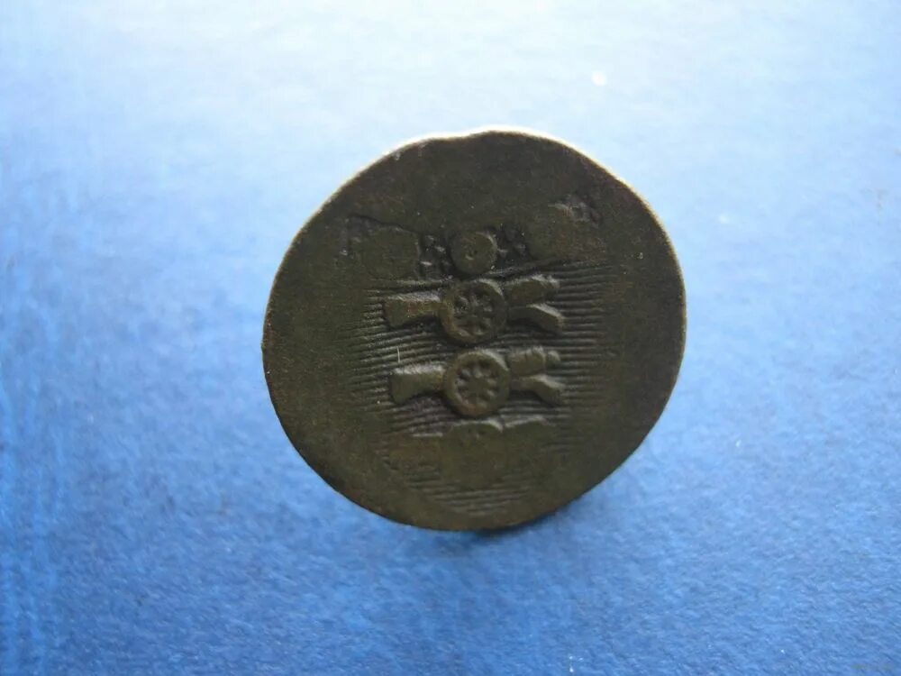 английская мундирная пуговица лев и единорог. старинные военные пуговицы. царские военные пуговицы. английская пуговица. пуговица на английском.