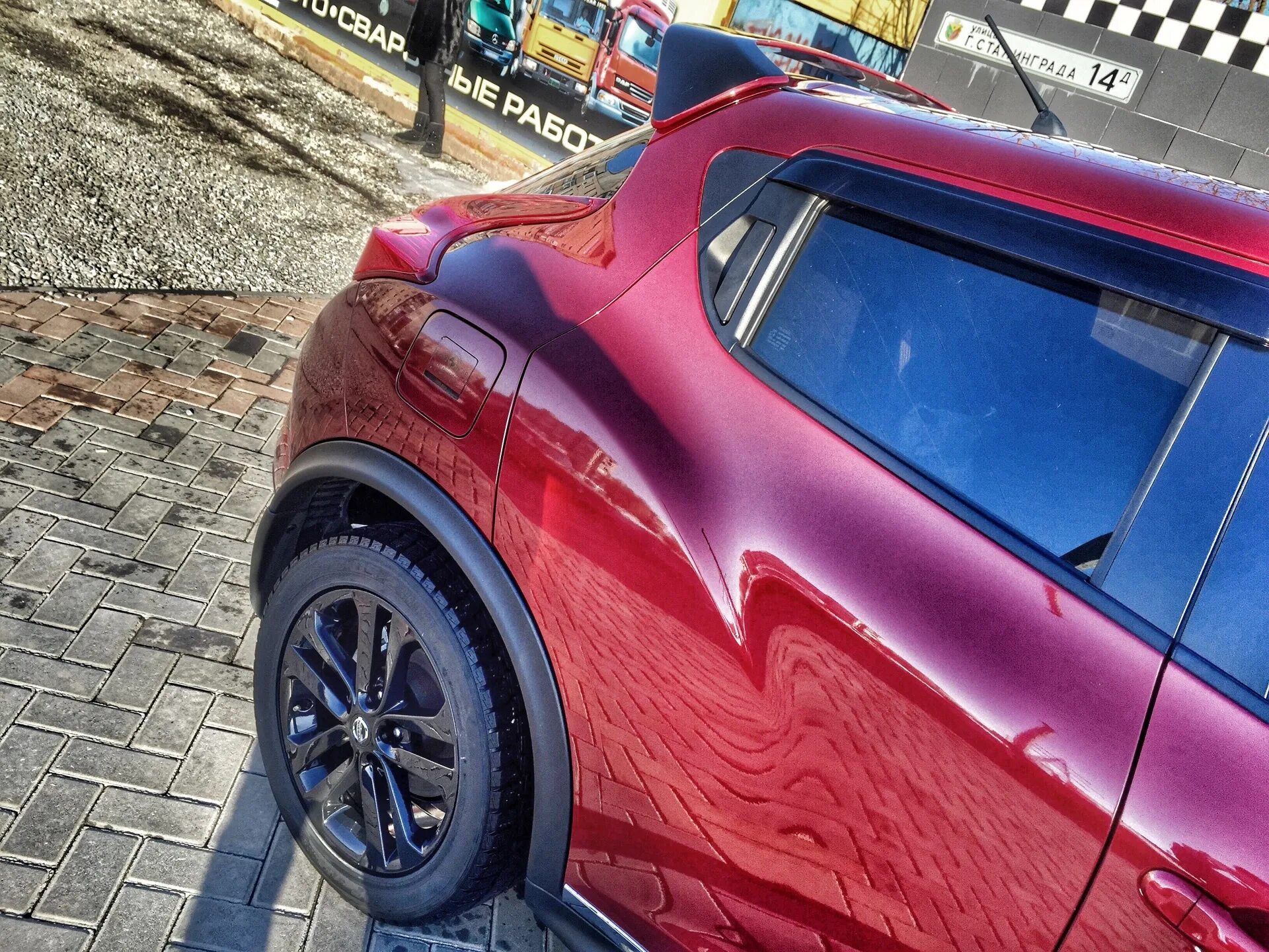 Спойлер на ниссан кашкай. Спойлер для nissan juke 2013. спойлер nissan juke nismo. nissan juke лип спойлер. спойлер на ниссан жук 2017.