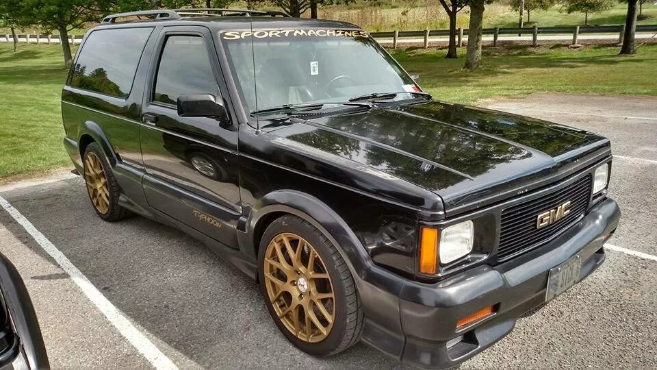 Gmc typhoon. GMC Typhoon 1993. GMC Typhoon и Cyclone. Шевроле Тайфун.