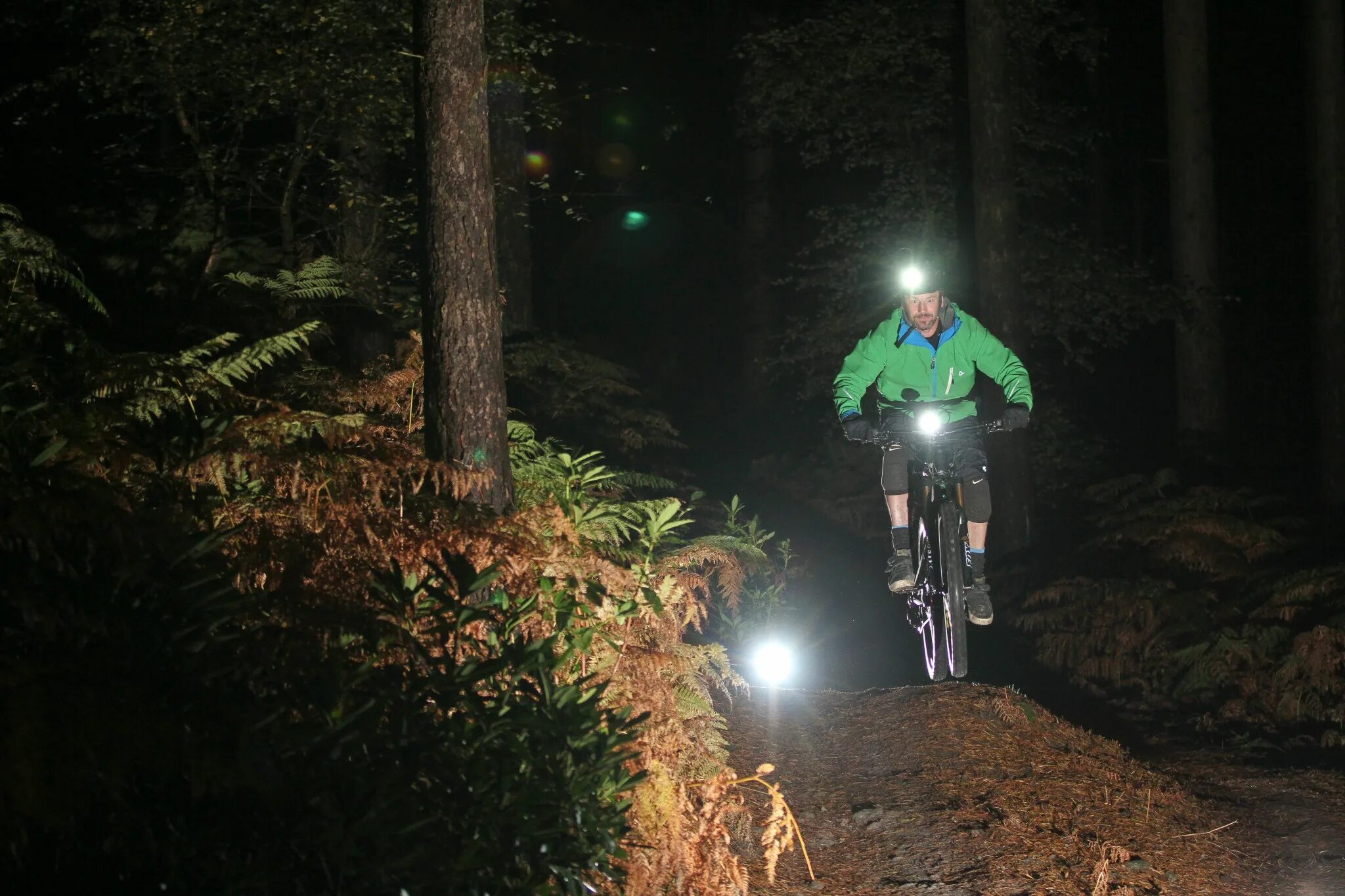 Bike night. Велосипедист ночью. Cycle вечер. Night riding. Night Bike.