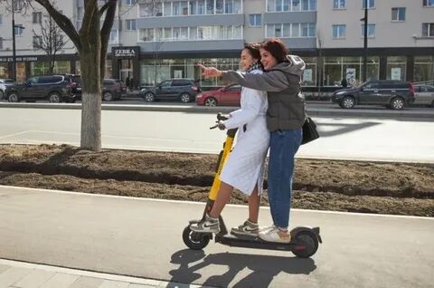 Можно ли ехать на самокате вдвоем
