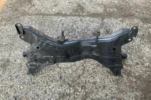 Подрамник аутлендер 1. Подрамник mitsubishi outlander. mitsubishi outlander 1 подрамник. подрамник аутлендер 1 передний. передний подрамник митсубиси аутлендер.