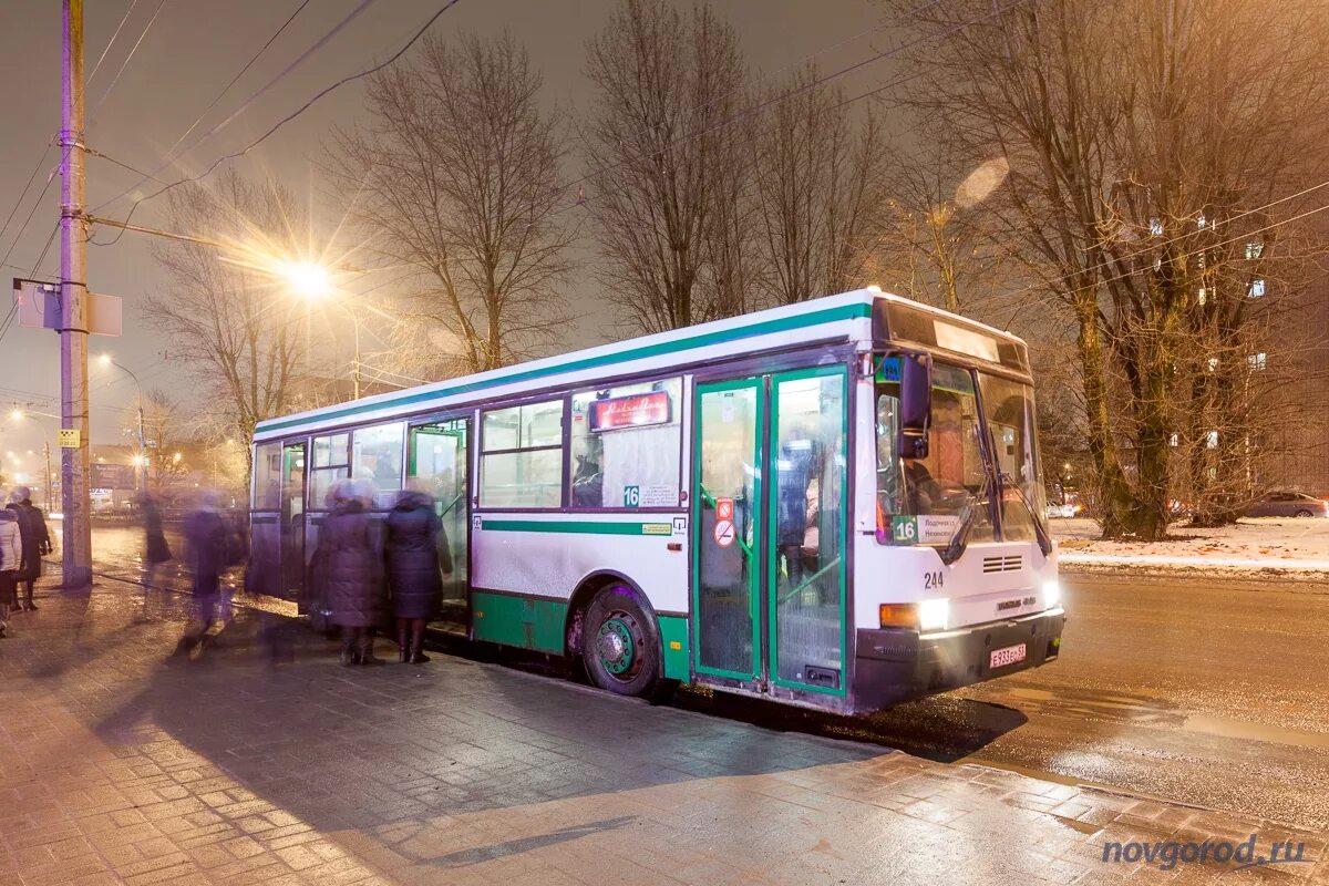 Автобусный парк Великий Новгород. Автобусный парк Великий Новгород Хутынская. Автобусы Великий Новгород. Транспорт Великий Новгород.