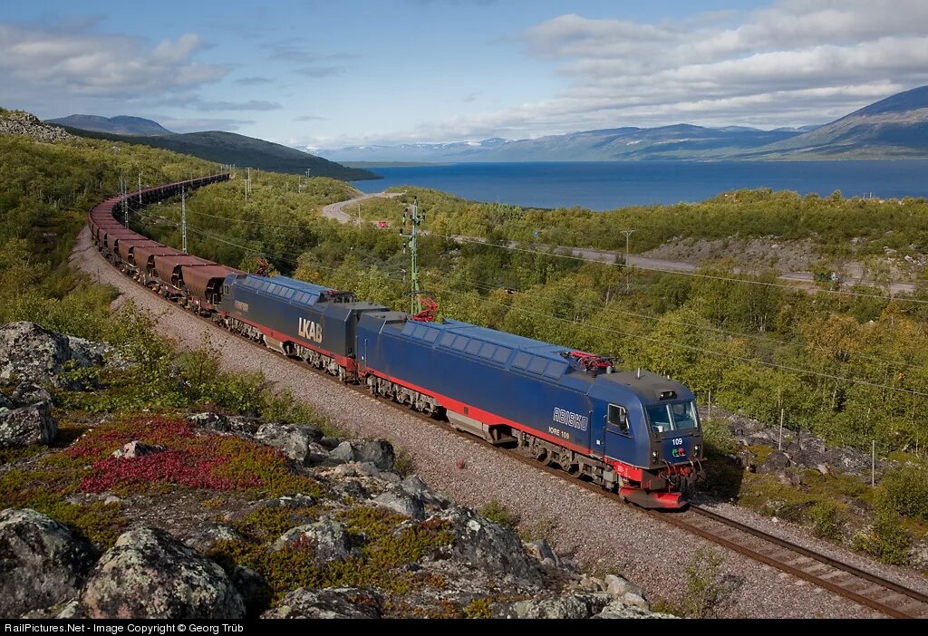 Железная дорога в Швеции. Железная дорога в Швеции Бринкс. Поезда Швеции грузовые. Шведский Железнодорожный транспорт.