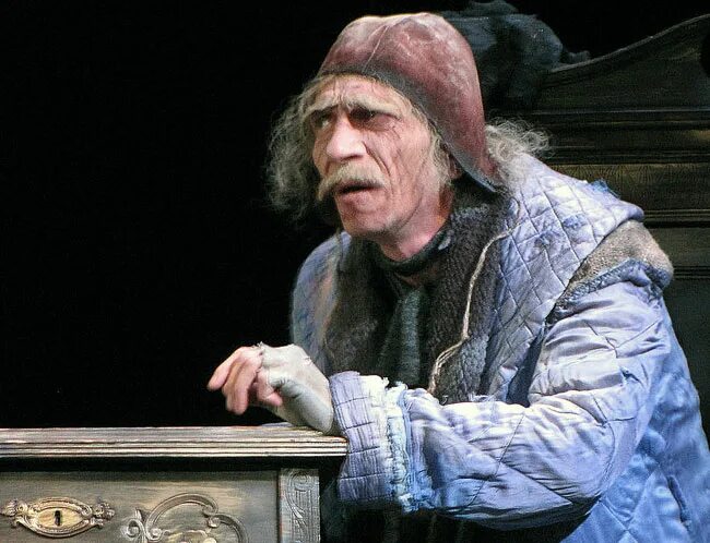 плюшкин мёртвые души описание героя. плюшкин гоголь. плюшкин дом мертвые души. степан плюшкин. плюшкин мертвые души.