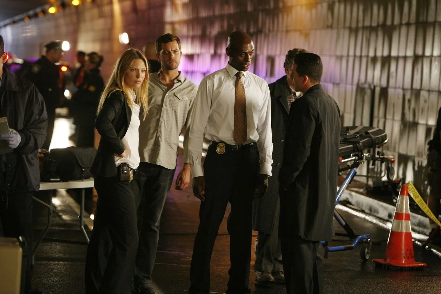 Грань 3 35. Anna torv and joshua jackson. грань 1тпв. на грани.
