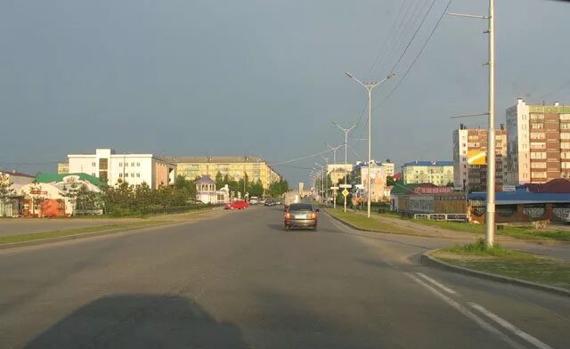 Пыть ях улица. Пыть ях центральная улица. пыть-ях-ханты-мансийск. город пыть ях центральный рынок.