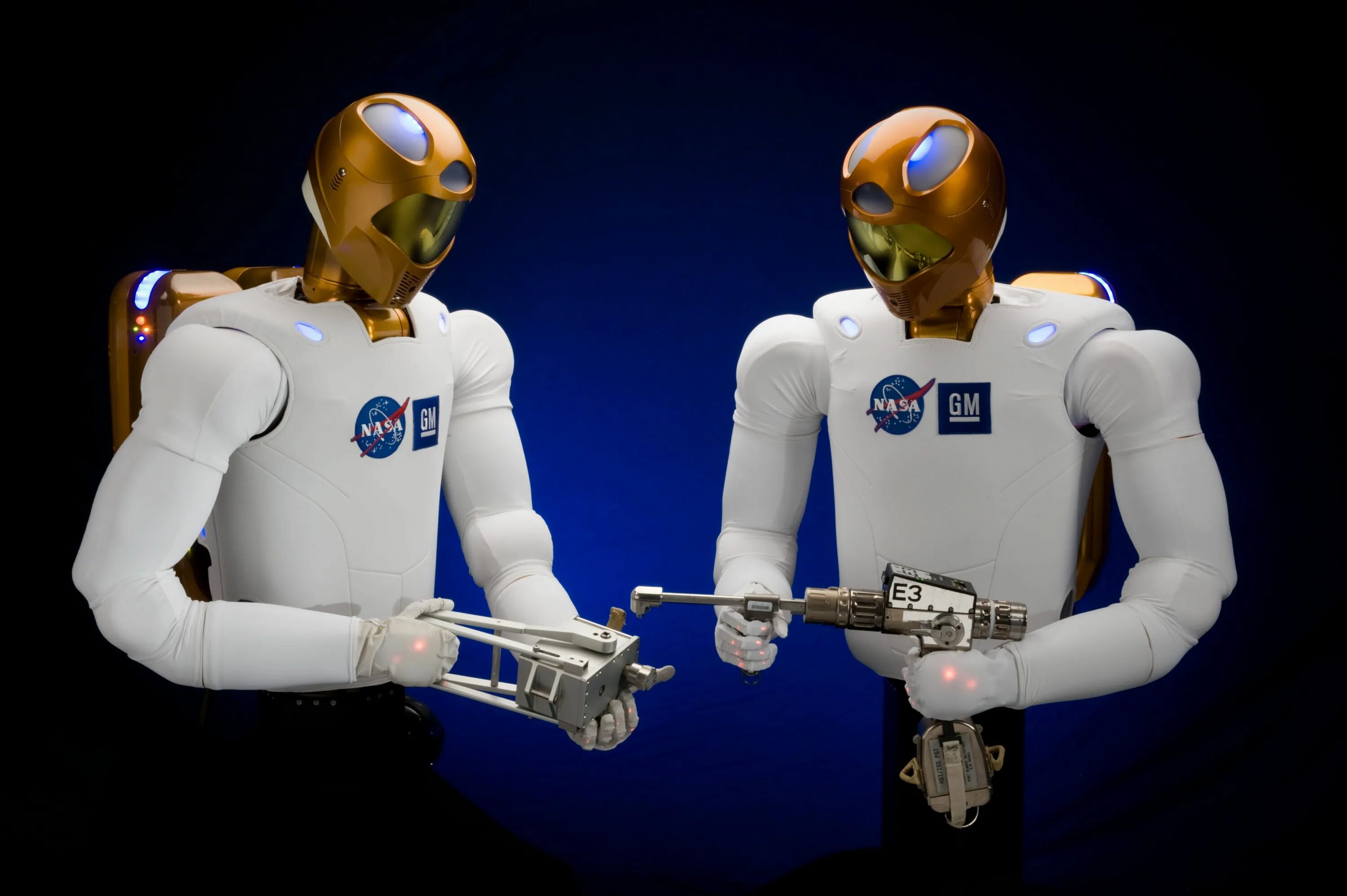 Первый космический робот. НАСА Робонавт-2.. Robonaut 2 на МКС. Робот Robonaut. Робот Robonaut r2.