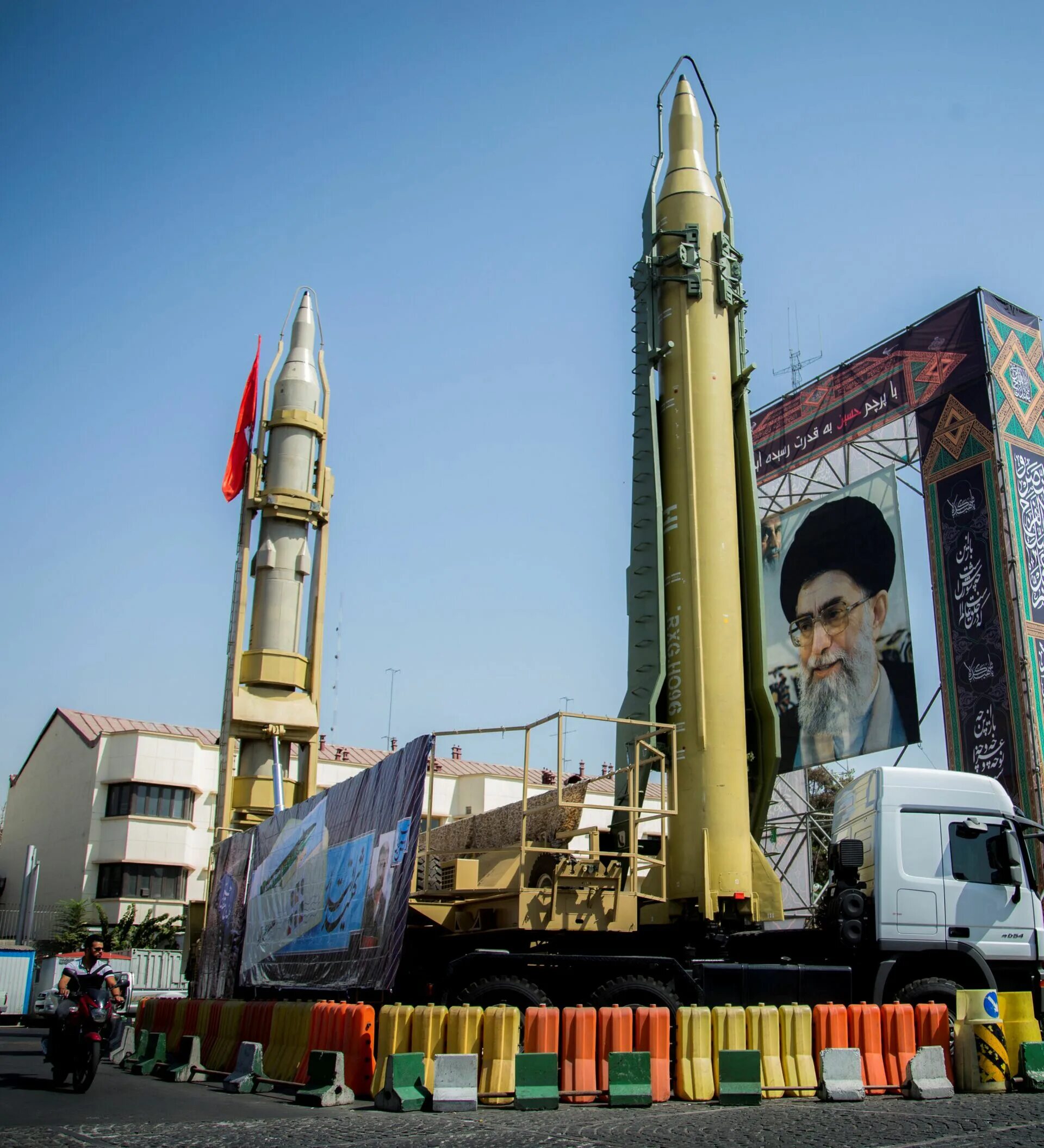 Есть ли атомное оружие у ирана. Межконтинентальная баллистическая ракета Ирана. Иран атомная бомба. Иранские ракеты. Ядерные ракеты Ирана.