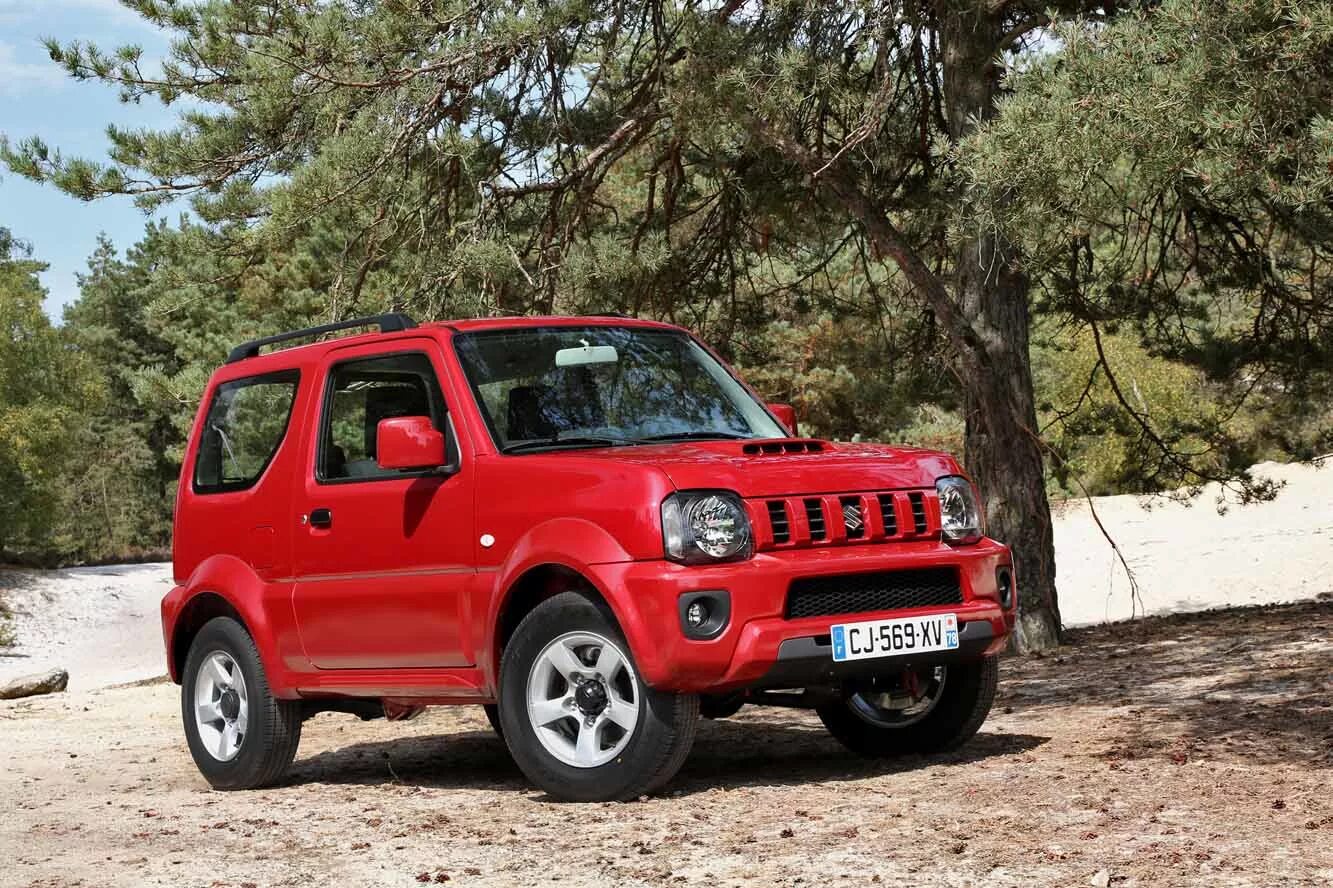 Сузуки купить 2014. Suzuki Jimny 1. Маленький джип Сузуки Джимни. Сузуки Jimny 2014. Сузуки Джимни 4.