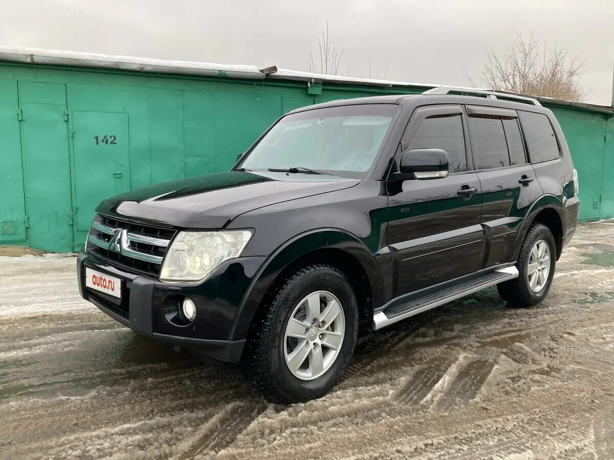 Mitsubishi pajero 2008 год. Митсубиси Паджеро 4 3.2 дизель 2011. Паджеро 2008 года. Паджеро Иво 2008 Митсубиси. Паджеро с черной листвой.