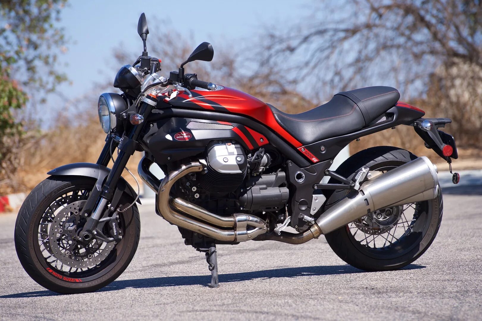 Мотоциклы сток. Мото guzzi griso. Стоковый мотоцикл. Автосвет фон. Априлия рсв4.