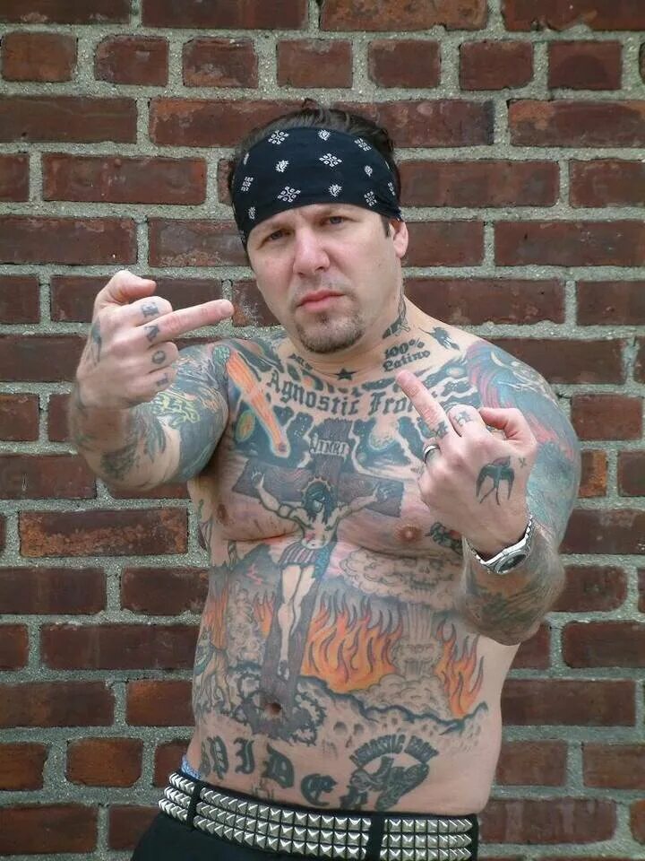 Мирет. Роджер мирет. agnostic front. agnostic front солист. roger miret agnostic.