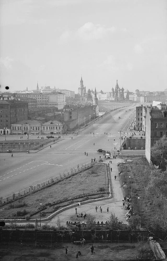 Старая москва что это. Театральная площадь 1912 год москва большой театр. Тверская улица до реконструкции 1935. Москва 1940. Старая москва что это.
