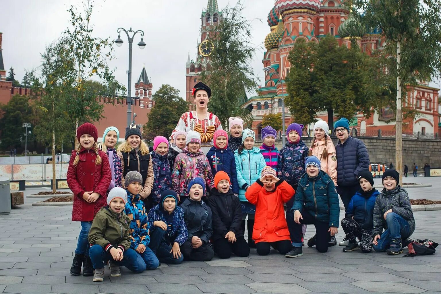 Звание столицы нижний новгород детского туризма. Экскурсии для школьников. Дети на экскурсии. Школьники на экскурсии. Детская экскурсия.