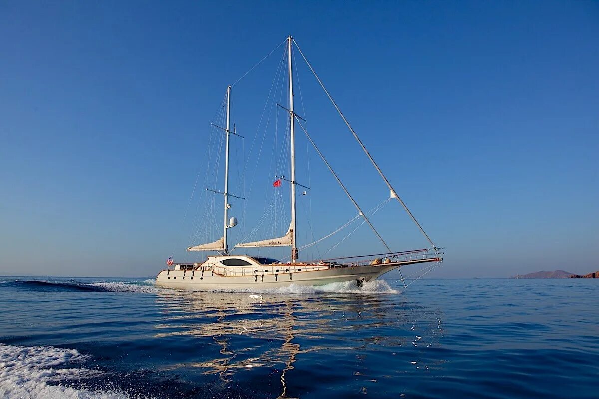 Бенету first 53. Яхта bénéteau first 50. Bénéteau first yacht 53. Sailing leading the escapade. Язта london яхта 1.