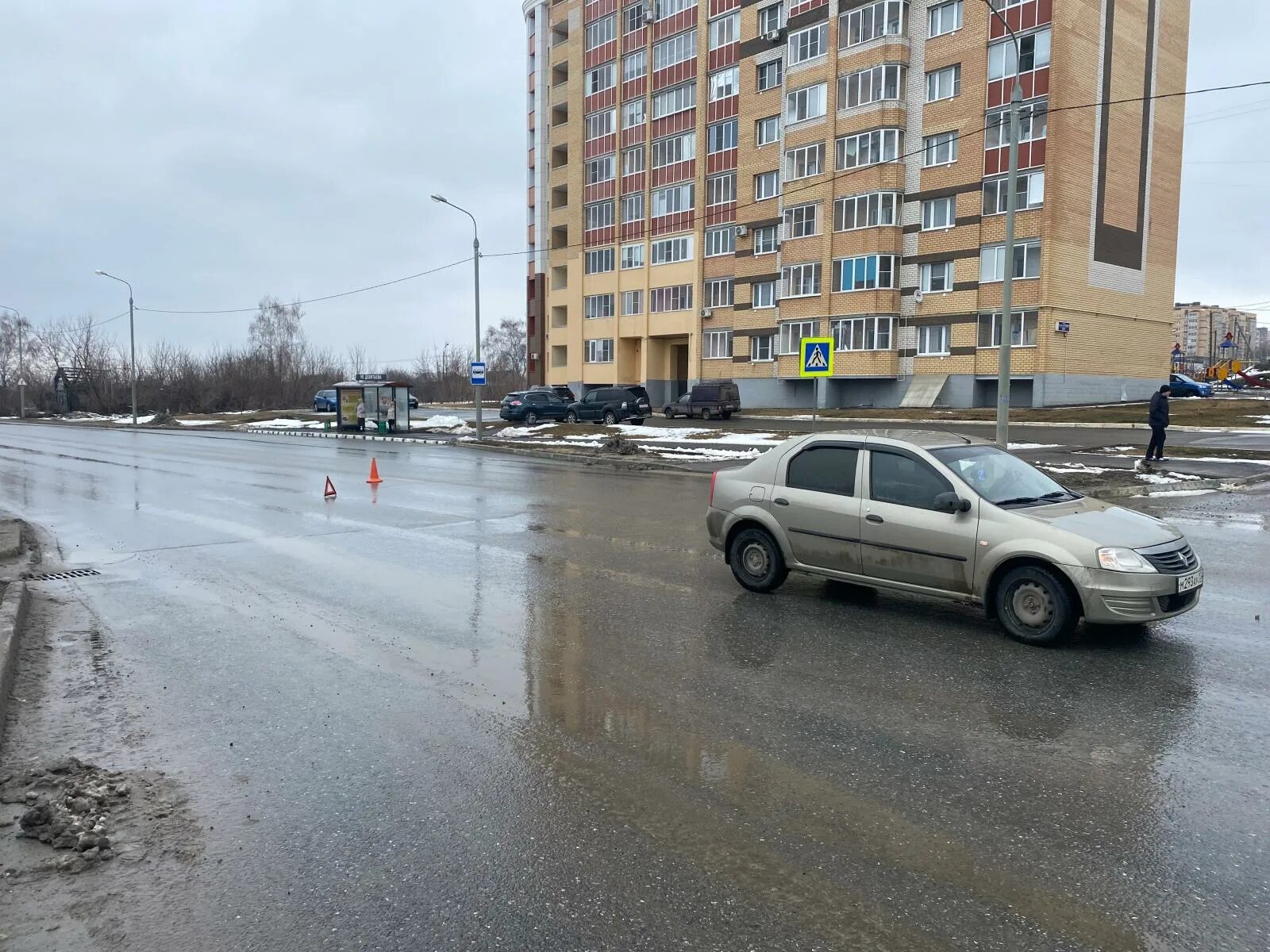 Апрель в городе. Авария в Октябрьском районе в 2022 году.