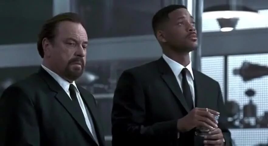 См люди в черном 2. Men in Black 1997. Люди в черном 2 ЗЕД. Агент Зет люди в черном. Агент ЗЕД 1997.