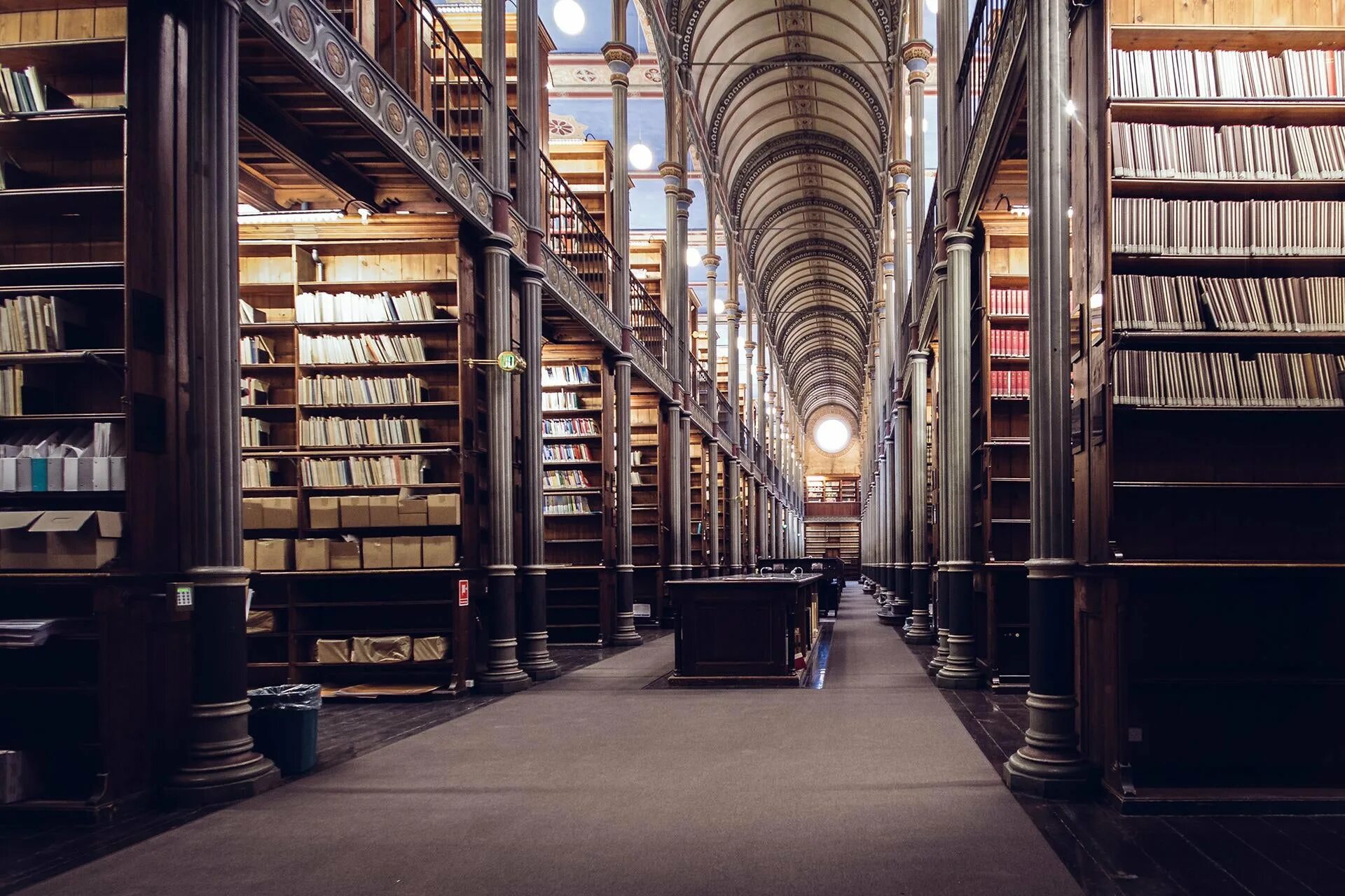 Page library. Королевская Датская библиотека Copenhagen. Старейшая библиотека Копенгаген. Королевская библиотека Дании внутри. Библиотека университета Вирджинии.