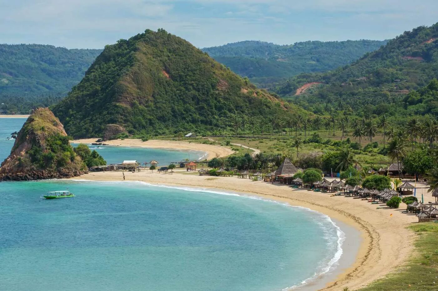 Остров ломбок. Бали и Ломбок. Остров Ломбок Индонезия. Kuta (Lombok). Ломбок Индонезия пляжи.