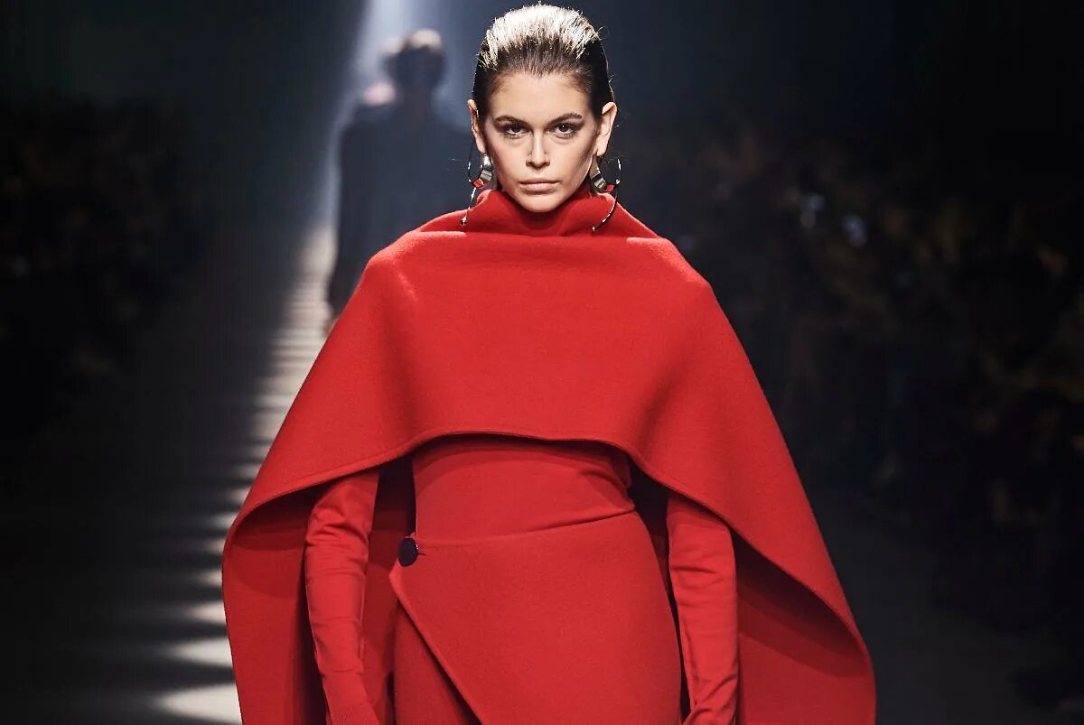 Мода зимой 2025. Показ givenchy 2025-2025. givenchy показ 2025. показ givenchy 2025. живанши осень-зима 2025.