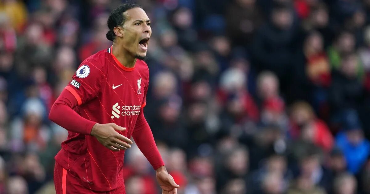 Роберто фирмино 2023. Ливерпуль ван. Вирджил ван дейк 2020. Арсенал ливерпуль. Вирджил ван дейк ливерпуль.