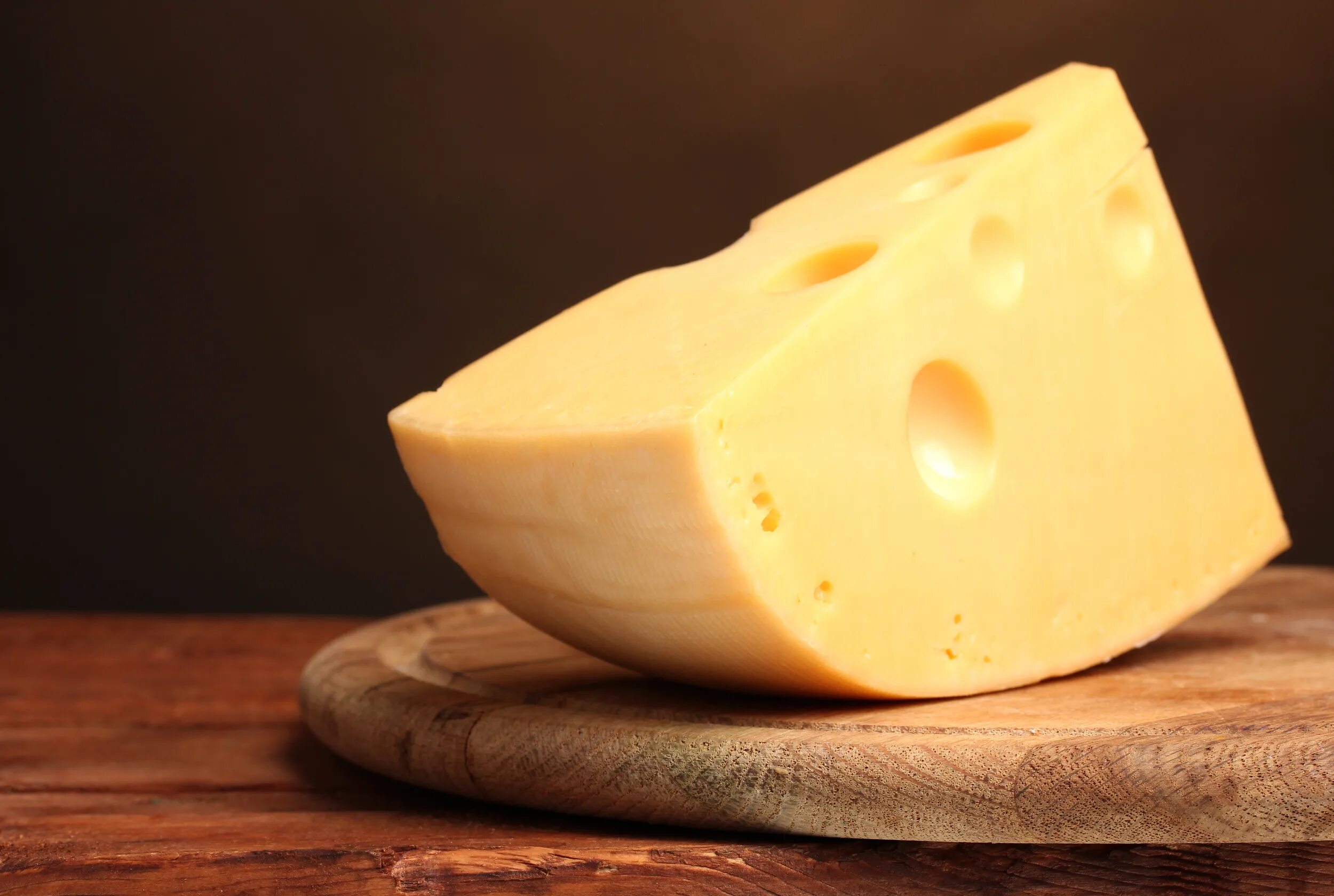 Сыр растительного происхождения. Сыр. Ломтик сыра. Сыр кусочек. Сыр картинка.