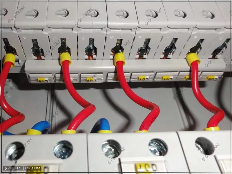 Как соединить автоматы в щитке между собой HeatProf.ru