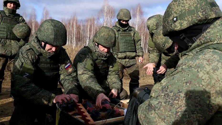 Гуманитарные войска. Мобилизация. Российский солдат. Мобилизация 150 тысяч. Частичная мобилизация 2022.