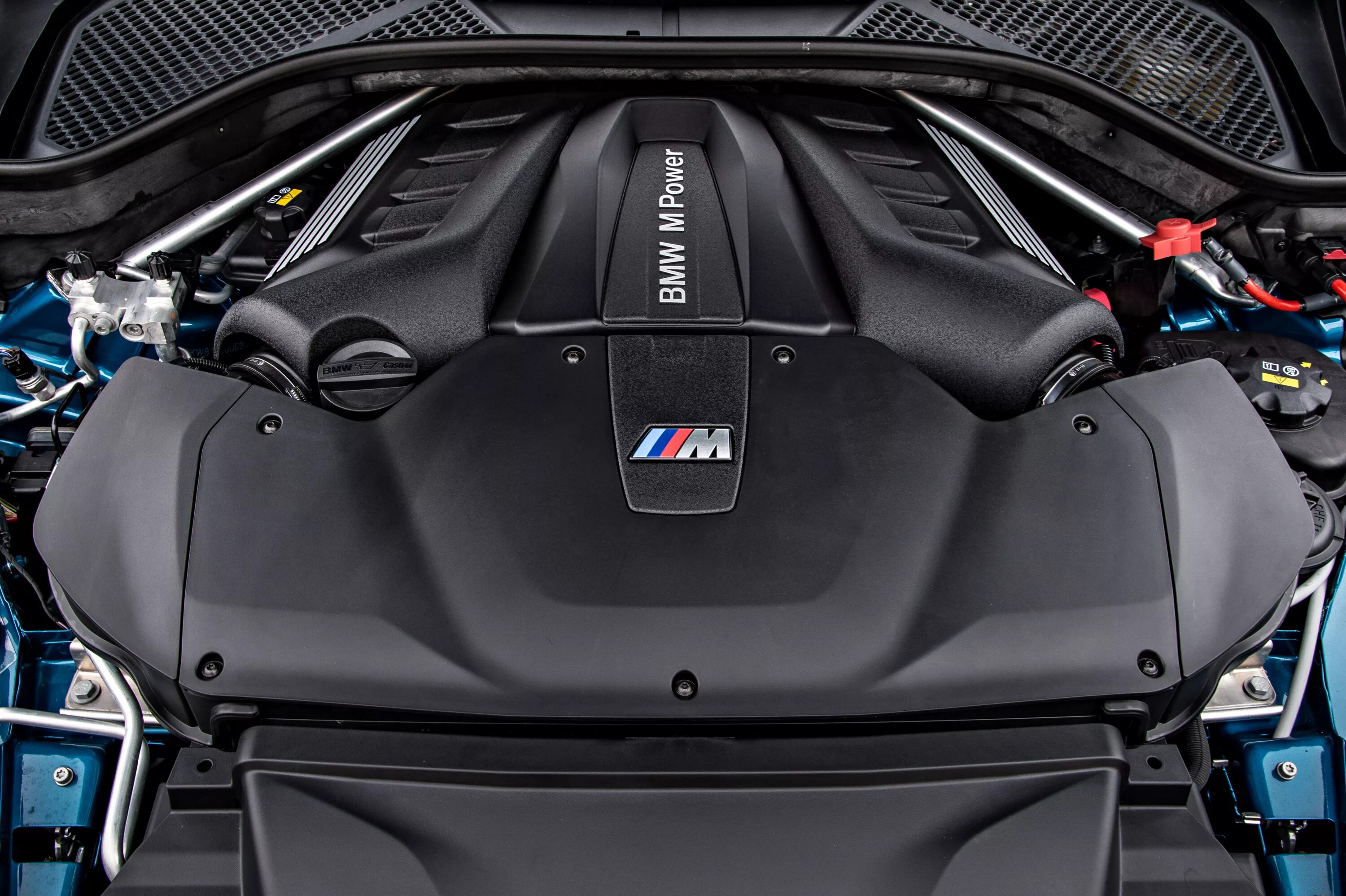 Двигатель BMW x6m. BMW x6 f16 мотор. Двигатель БМВ x6 m. BMW x5 m под капотом.