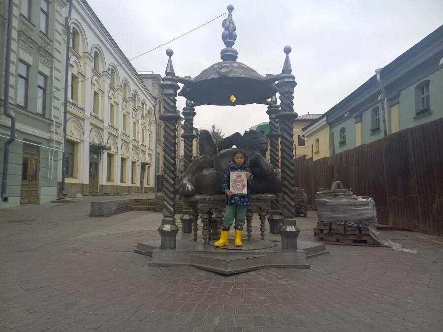 Казань памятник бауману. Памятник коту казанскому улица баумана. памятник коту казанскому в казани улица баумана. памятник коту в казани на баумана легенда. алабрыс кот казанский.