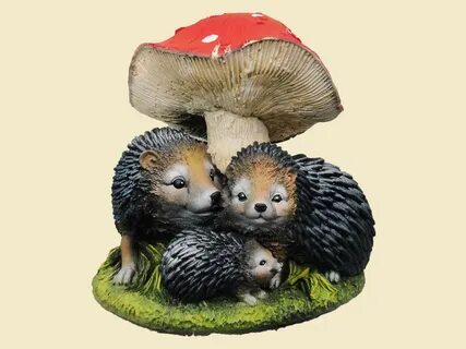 Ежик под грибами