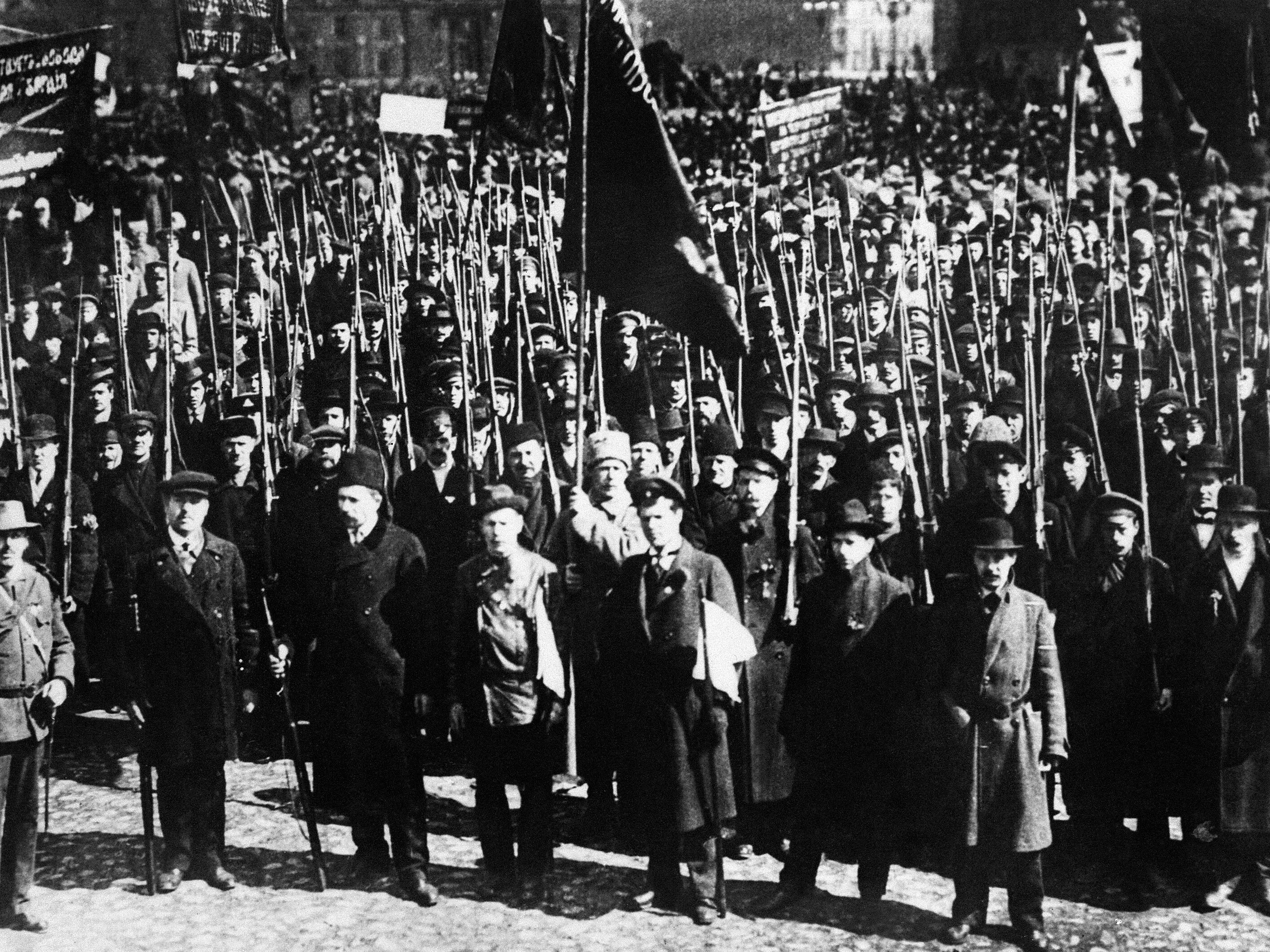 Революция 1917 23. Октябрьская революция Петроград 1917. 1917 Года Большевистская революция. Революция 1918 года Октябрьская. Революция 1918 года в России.