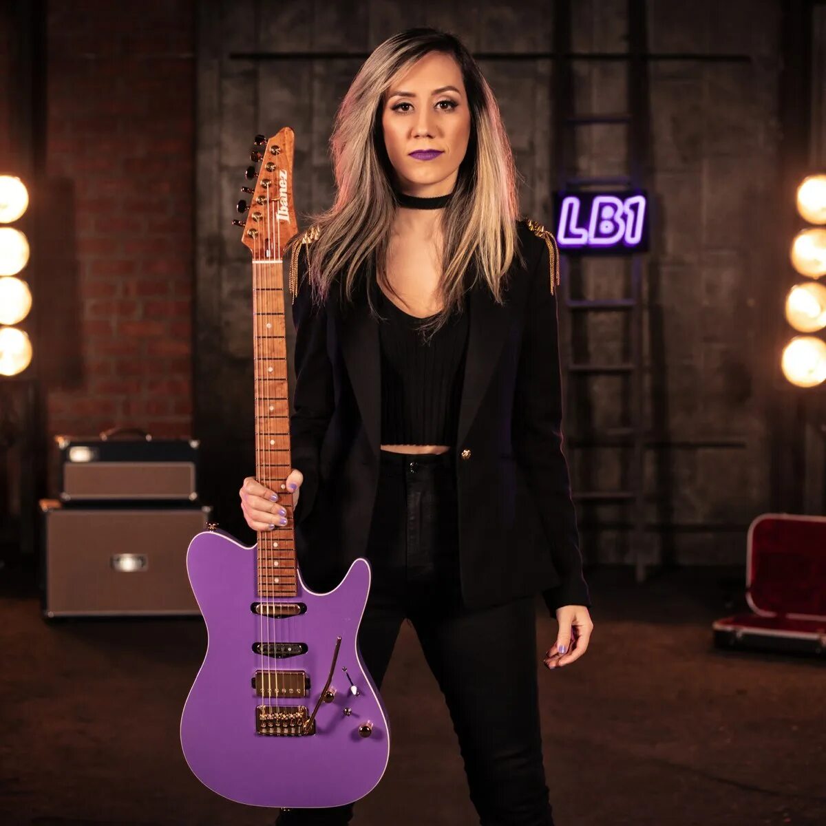 100 лари фото. Раздает пощечины. Ibanez lb1-vl lari basilio. Грузинские деньги. The slap 2 фильм.