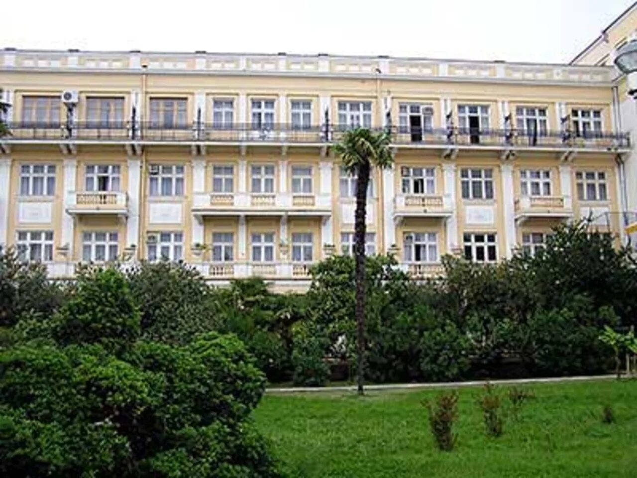 Гостиница приморская сочи лср. Приморская 2 сочи. Гостиница приморская resort адлер. Приморская сочи. Гостиница приморская сочи лср.