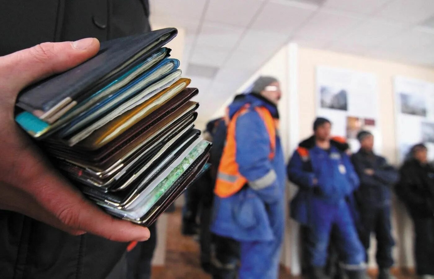 Трудовой патент. Консультирование мигрантов. Работа с иностранцами. Прописка мигрантов. Фиктивная постановка на учет иностранцев.