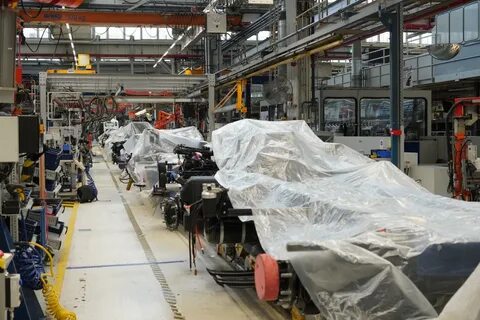 Фирма сокращает производство