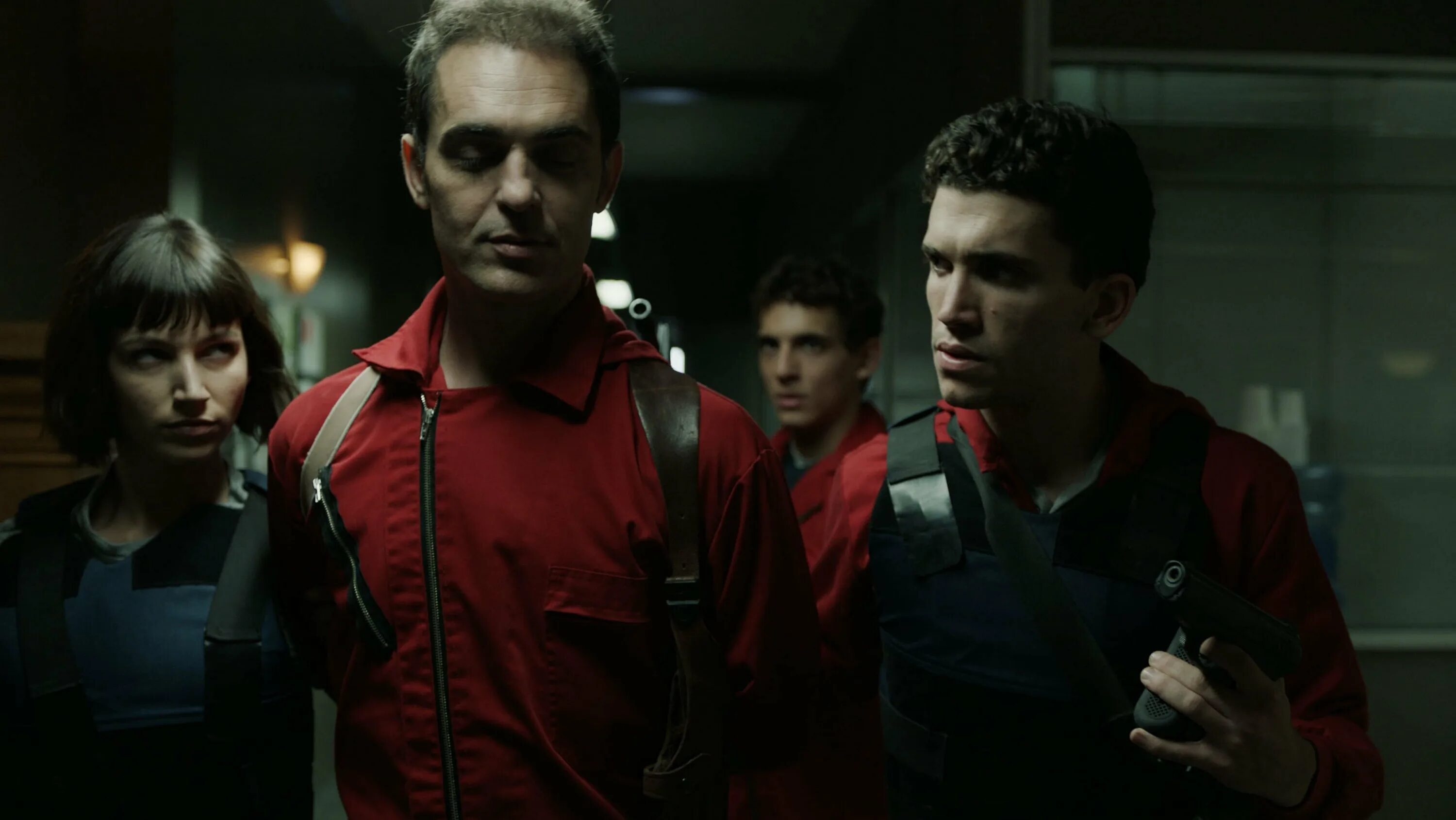 Бумажный дом основан. Бумажный дом / money heist. la casa de papel сериал. бумажный дом сериал испания. фильм бумажный дом 1 сезон.