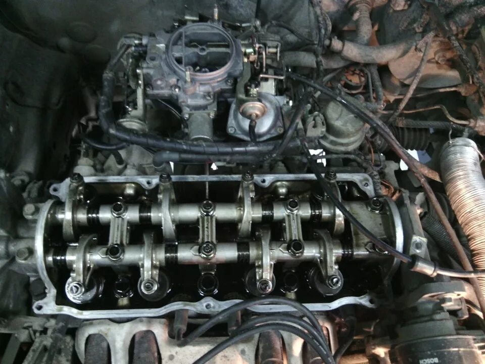 Регулировка клапанов мазда 6. Mazda 626 регулировка клапанов. Направляющие клапанов Мазда 626 дизель. Мазда 626 регулировка клапанов. Зазоры клапанов Мазда 626 2.0 бензин 8 клапанов.