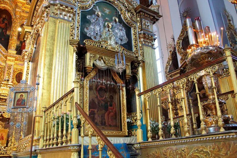 Казанский кафедральный собор внутри. Казанская икона божией матери елоховский собор. Смоленской божией матери одигитрии в соборе. Собор казанской божьей матери в санкт-петербурге. В кафедральном соборе икона.