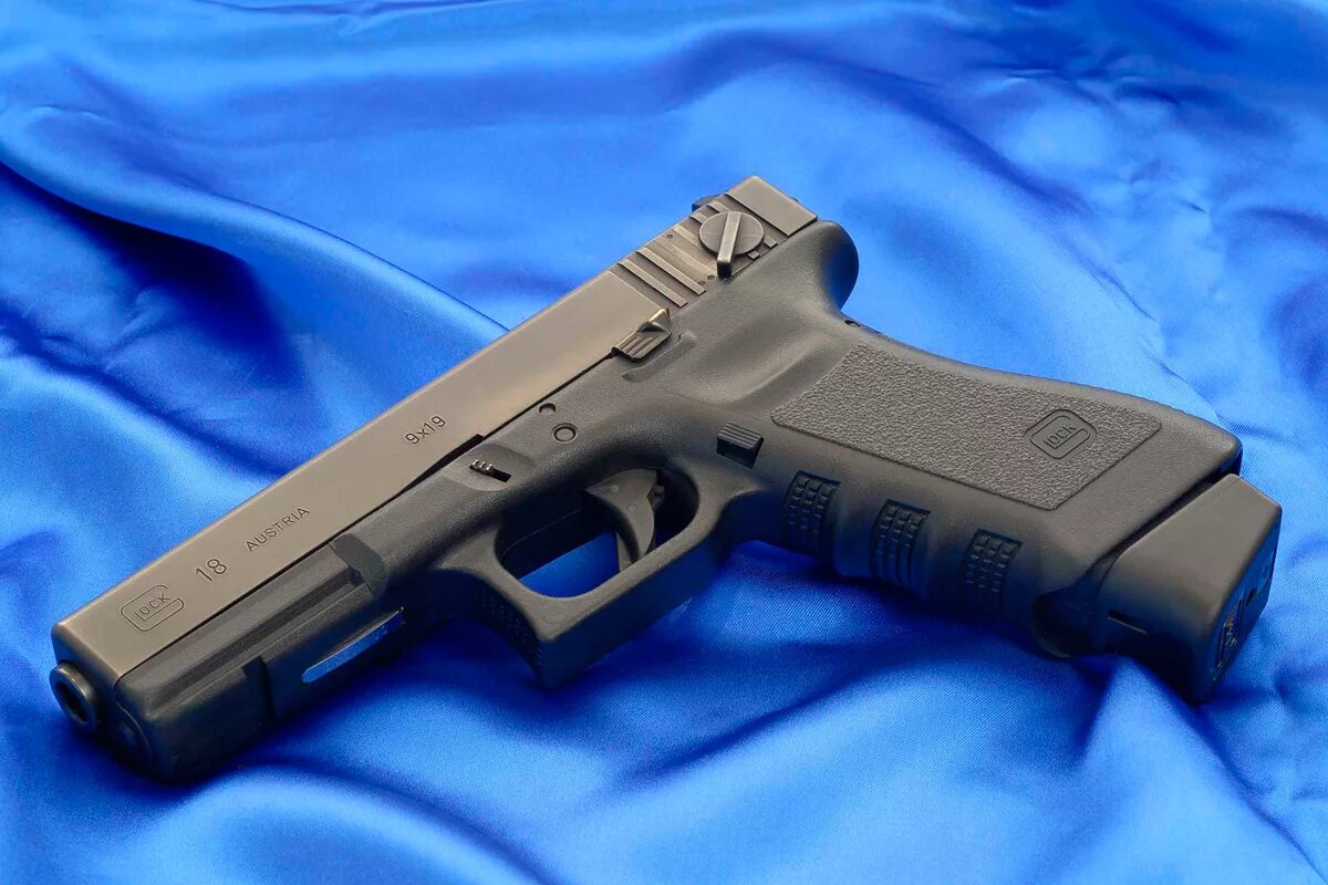 Пистолеты в реальной жизни. Глок 18. Оружие Глок 18. Glock 18c Калибр.