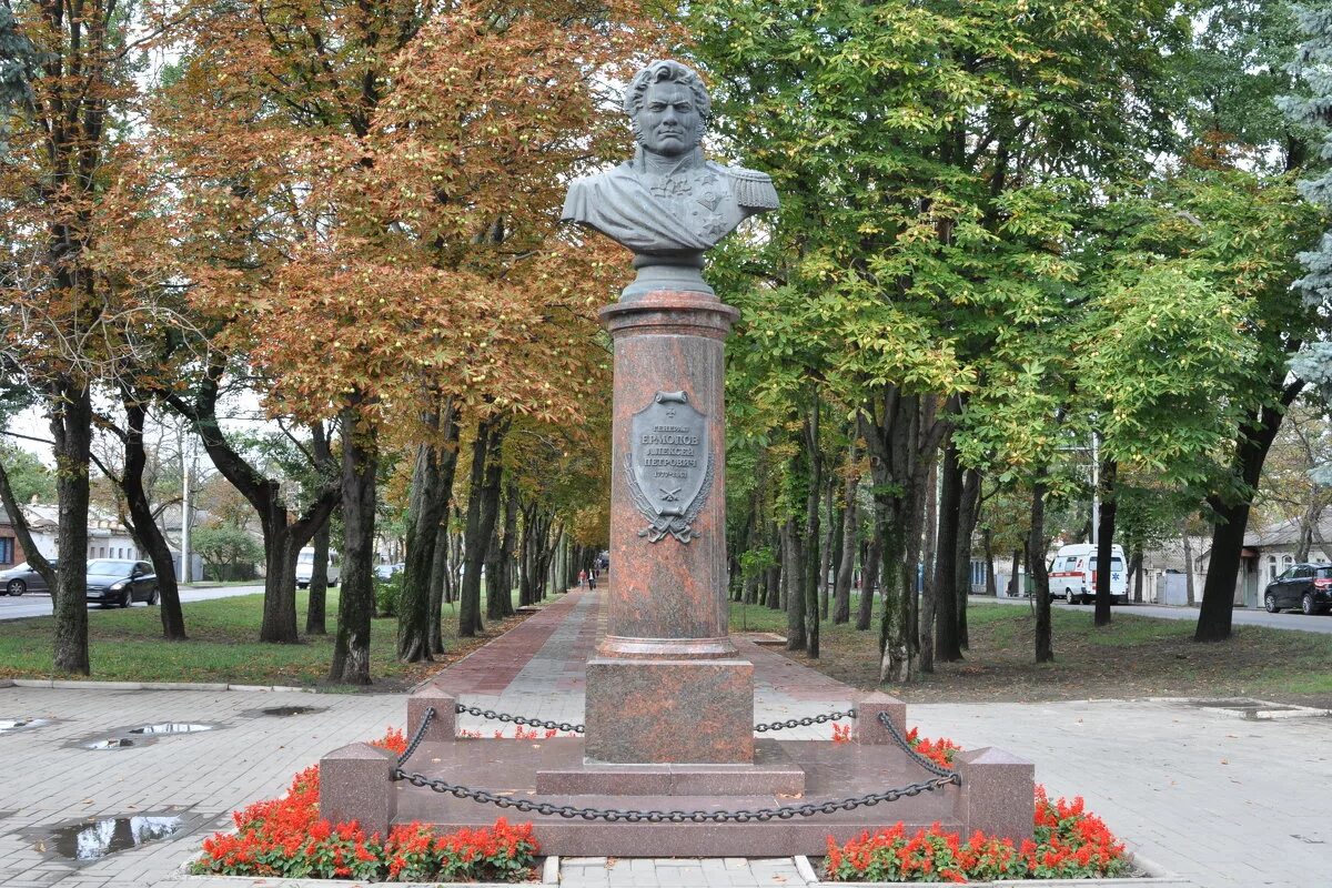 памятник ставрополя фото. памятник андрею джатдоеву в ставрополе. памятник лермонтову в ставрополе. ставрополь памятники 1777. холодный родник ставрополь.