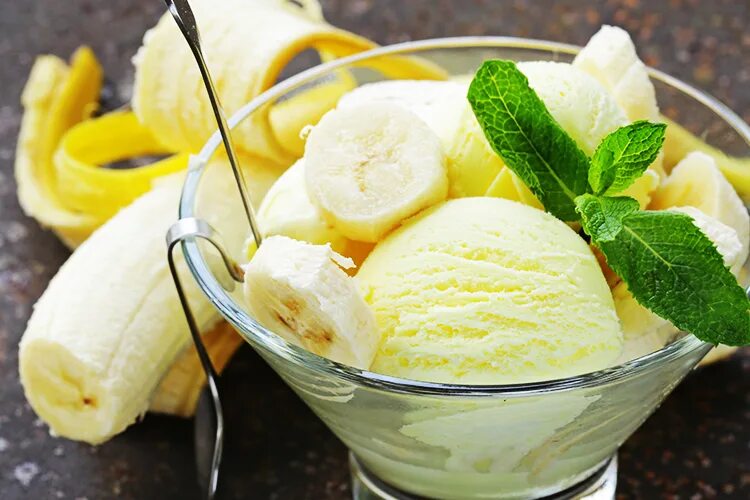 Можно ли мороженое при боли в горле. Кефирно-банановое мороженое. Мороженое из бананов. Банановое мороженое без сахара. Банановый пломбир.