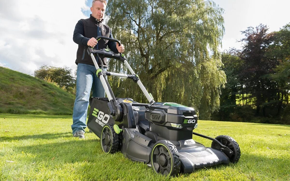 Газонокосилку цена качество. Lawn Mower lm1200t. Ego газонокосилка. Self Propelled газонокосилка. Self-Propelled Mowers w100.