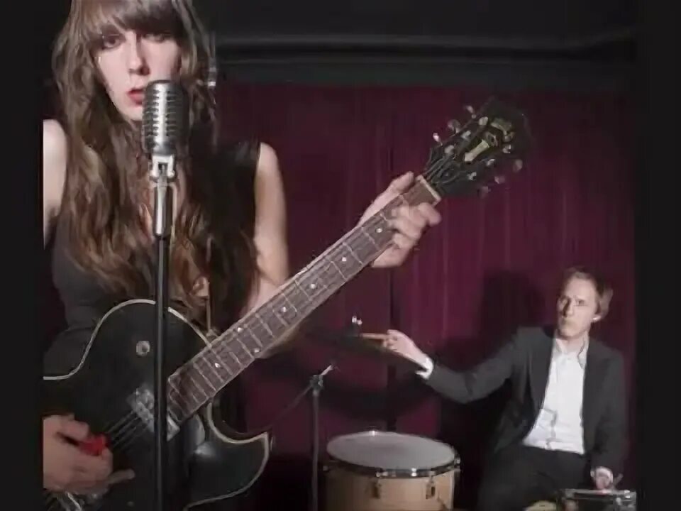 She keeps bees band. She keeps bees. She keeps. She keeps you. She keeps you.