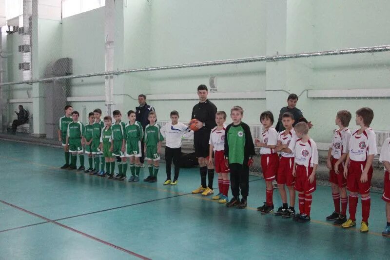 Г новошахтинск дсш 2,тренеранатолий. Новошахтинск спортивная школа. Новошахтинск спортивная школа. Школа 8 новошахтинск. Дюсш 1 новошахтинск.