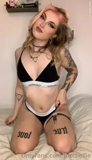 Bmthellie Nude OnlyFans Leaks.