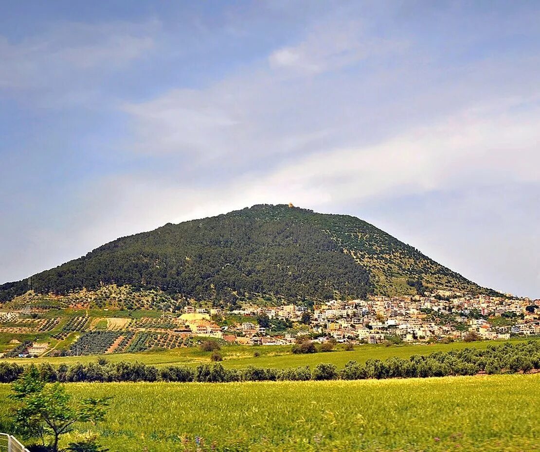 Галилея гора фавор. Гора фавор израиль. Гора фавор преображение. Гора фавор преображение. Гора фавор преображение.